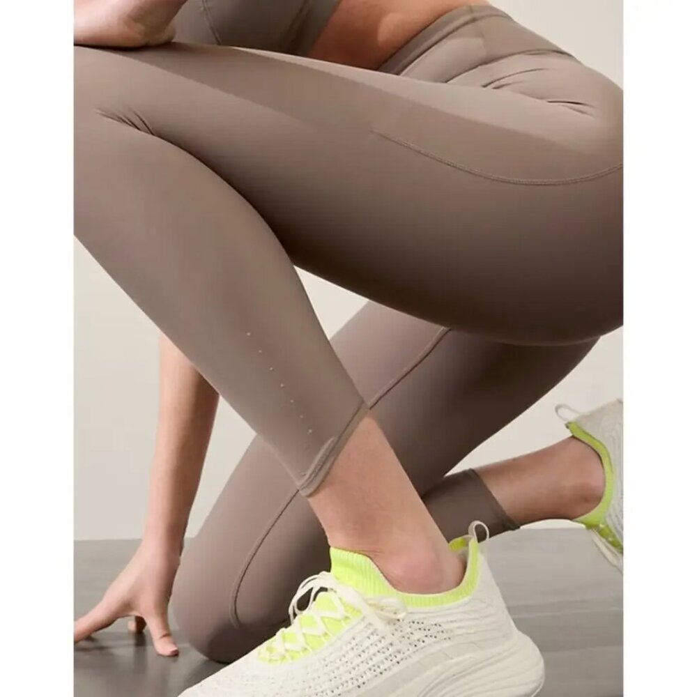 NWT Athleta capri/crop leggings, M, light brown